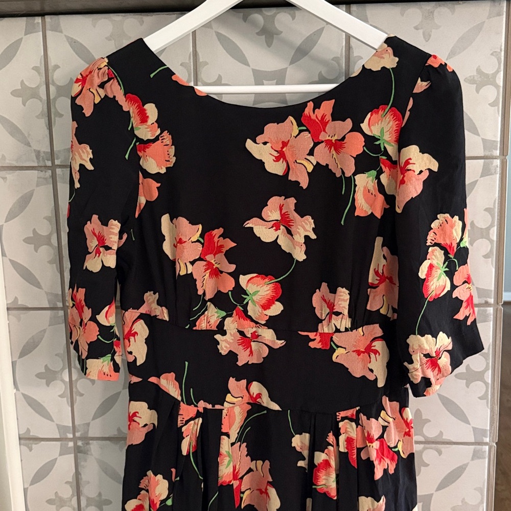 Vintage look Floral Print Dress with Pink and Black Colors - Picture 5 of 7